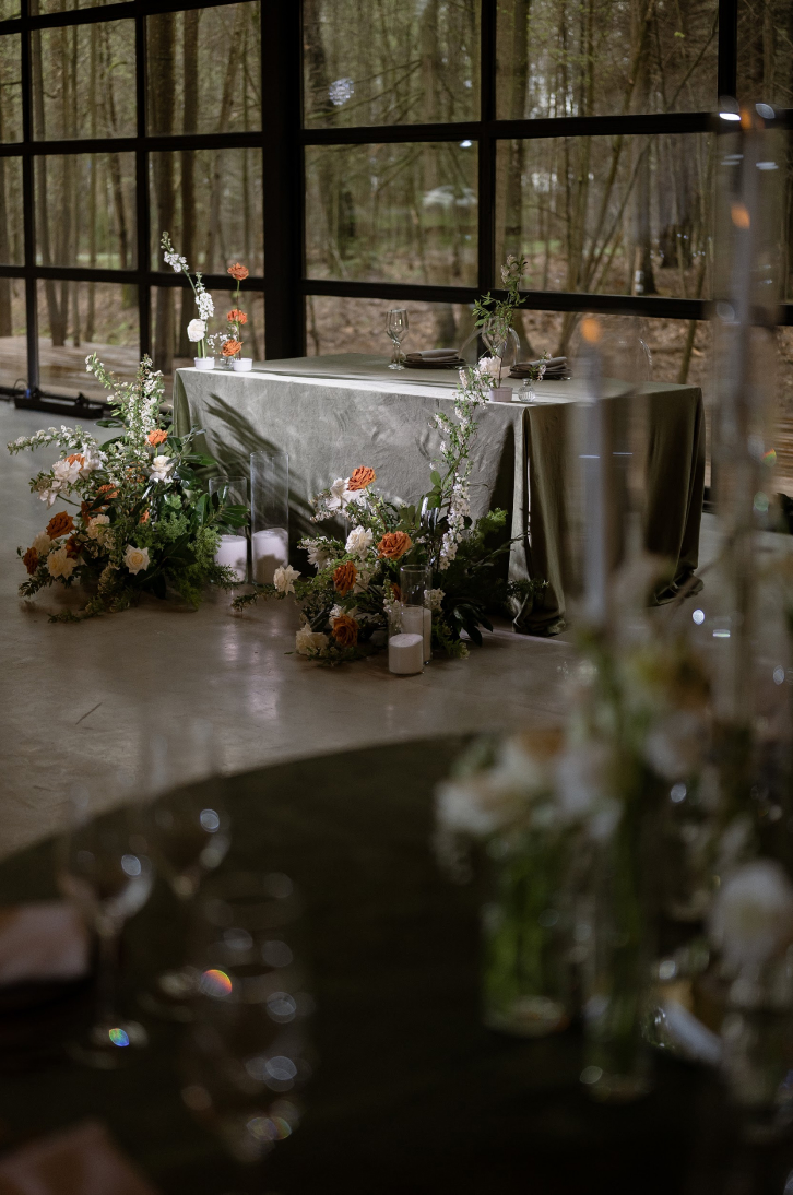 Роскошь и вкус: свадебный стол, созданный BrideBerry для вас